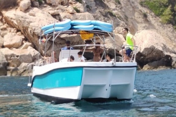 a small boat in a body of water